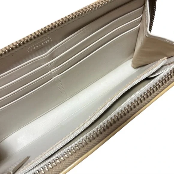 COACH Poppy Wallet - Picture 3 of 12